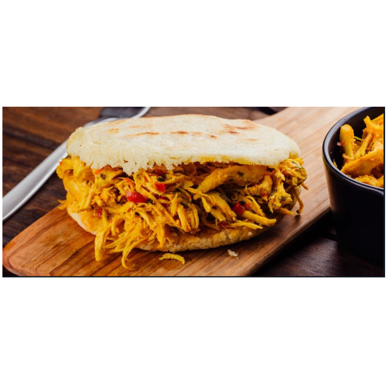 Arepas con Pollo / Corn Pattie with Shredded Chicken