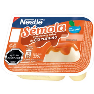 Semola Con Leche Y Salsa De Caramelo