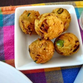 MEDU PAKODA  / per kg