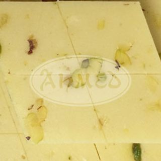 PISTA WHITE BURFI / per kg