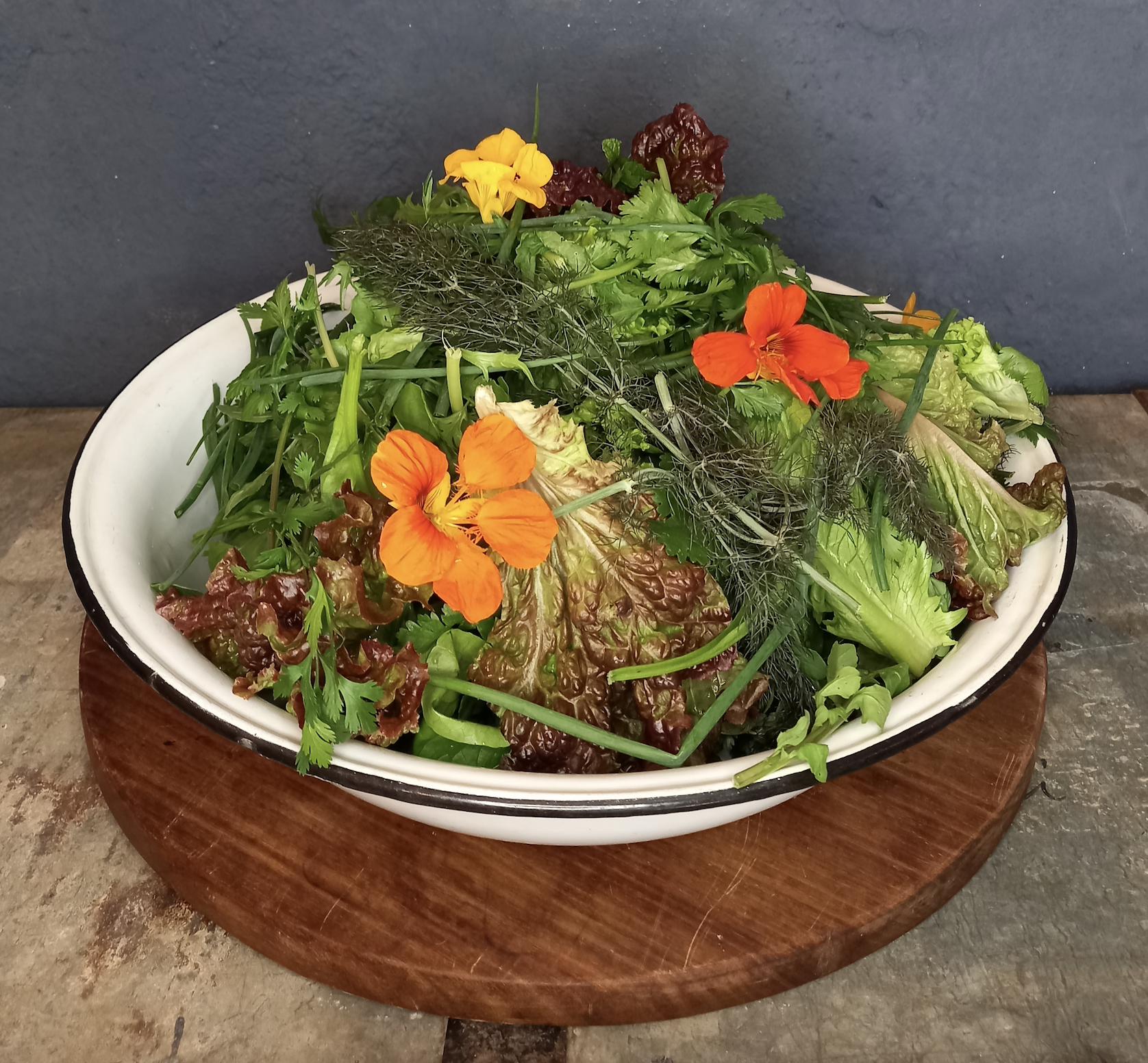 Organic herb salad - 250g  per 250g pack