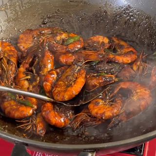 Black Pepper Prawns