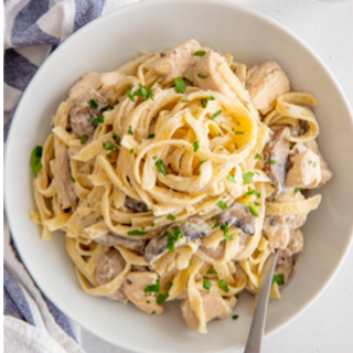 Fettuccine alfredo chicken pasta