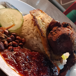 Nasi Lemak Telur Ayam 