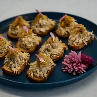 Lemon chicken confit crostini