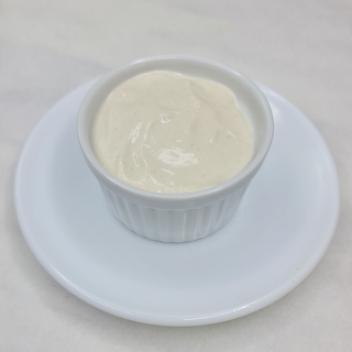 ثومية -salsa ajo- garlic sauce