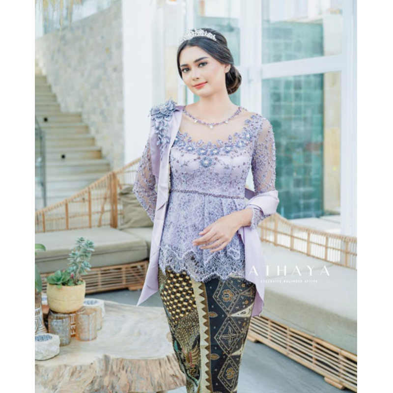 Kebaya wisuda elegant simple Main Image