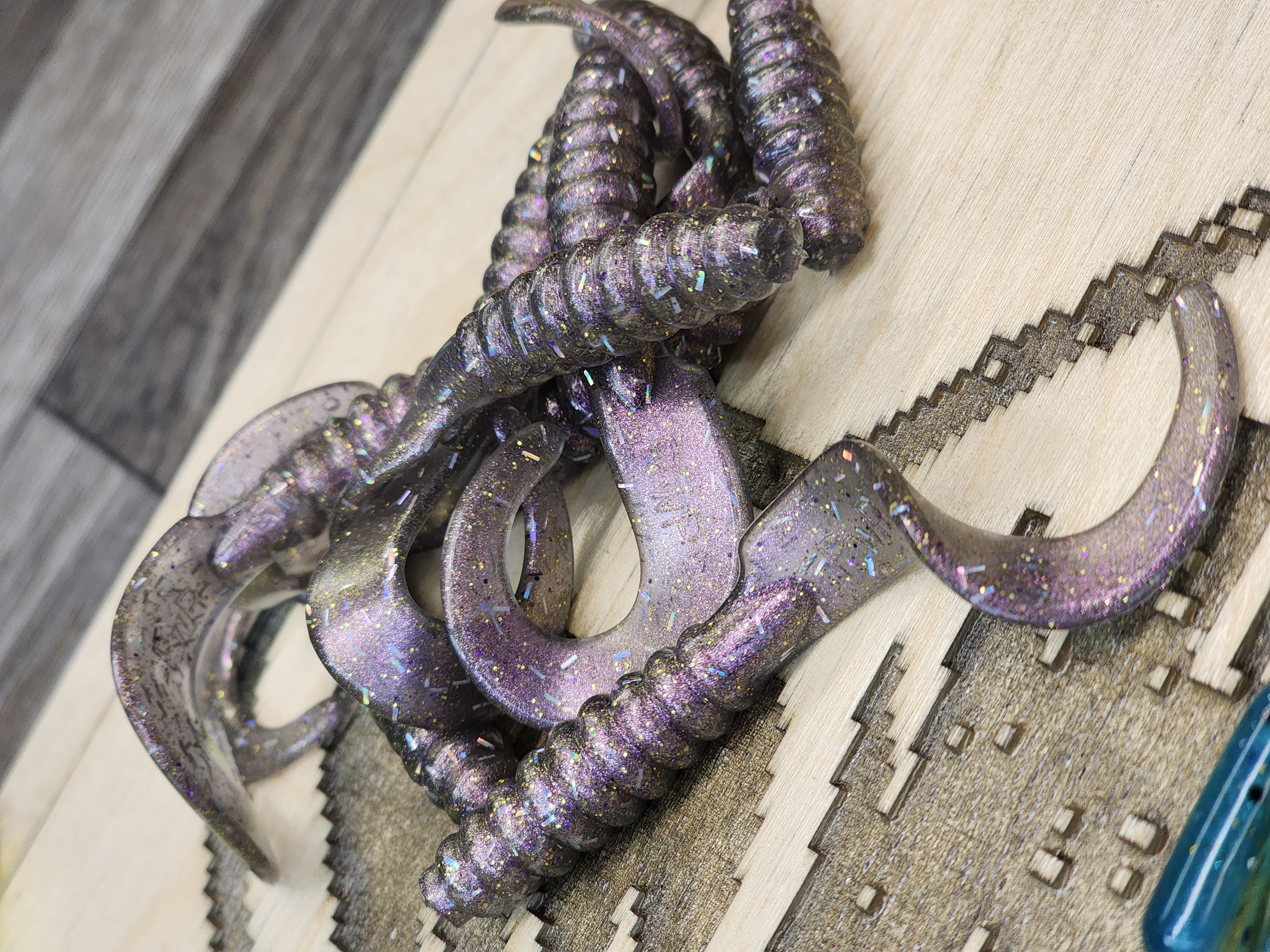 3.5" CURLY TAIL PACK OF 10