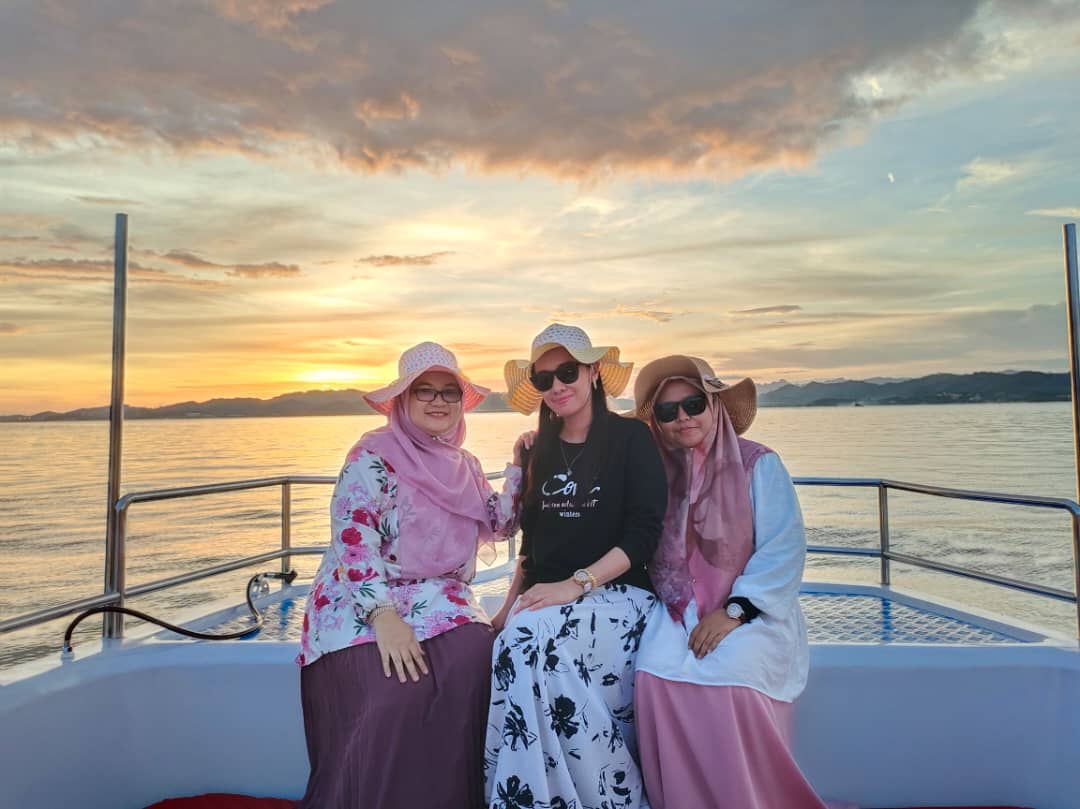 SUNSET CRUISE WITHOUT DINNER (SHARING PACKAGE)